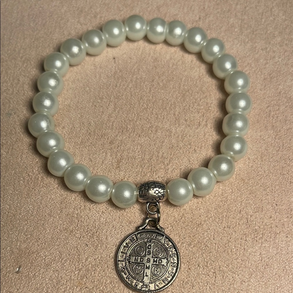 Elegant St. Benedict White Pearl Bracelet with Silver Charm - Picture 2 of 4